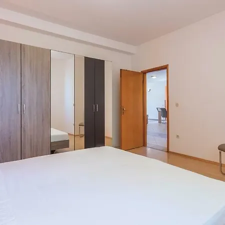 Klaudija * 풀라